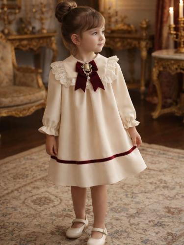 فستان ناعم فكتوري بلمسه ملكيه راقيه باللون البيج