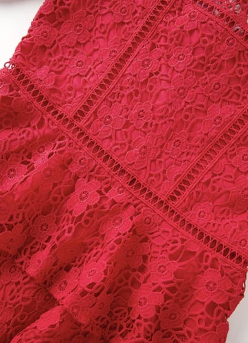 فستان مارلو باللون الأحمر