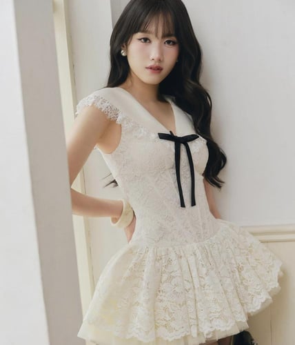 فستان العمر المحير قصير دانتيل مع طبقات من التل