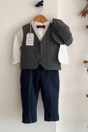 طقم ولادي قميص ابيضّ + افرهول كحلي +سديري + طاقيه...