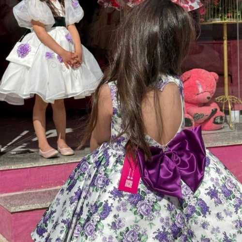 فستان ورود منفوش بقصه مميزه عالظهرر باللون البنفسج...