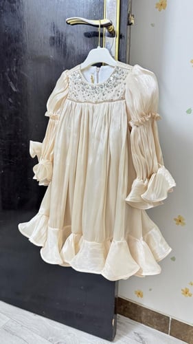 فستان ميتاليك ناعم بيج باكسسوار عالصدر من ٣ الى ١٠...