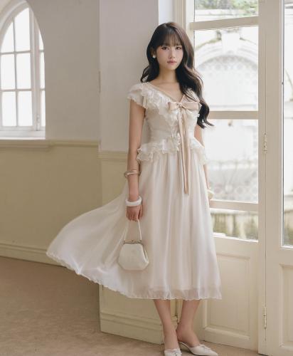 فستان العمر المحير باللون البيج والبني الفاتح