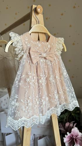 فستان مواليد دانتيل بلونين بني فاتح وبيج