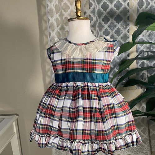 فستان كاروهات فنتج مع ياقه من التل