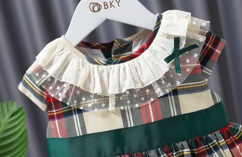 فستان كاروهات فنتج مع ياقه من التل