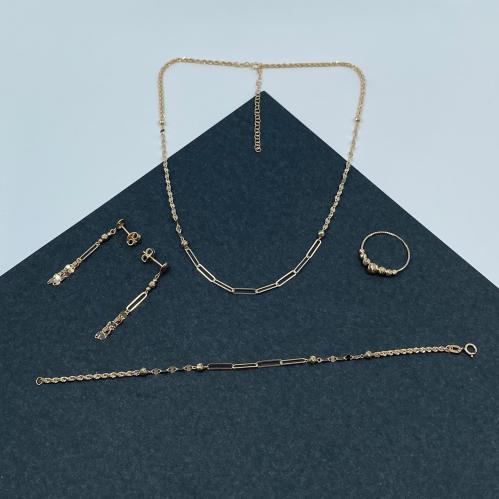 طقم ذهب أصفر عيار 18