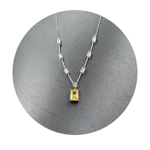 عقد ذهب أبيض عيار 18