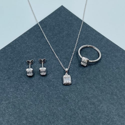 نص طقم ذهب أبيض عيار 18