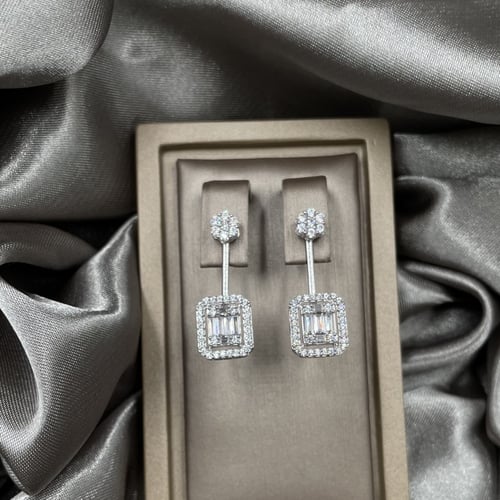 حلق ذهب أبيض عيار 18