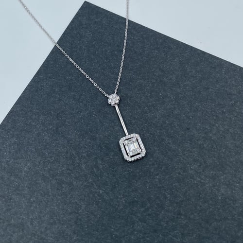 عقد ذهب أبيض عيار 18