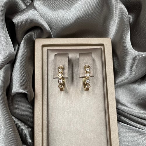 حلق ذهب أصفر عيار 18