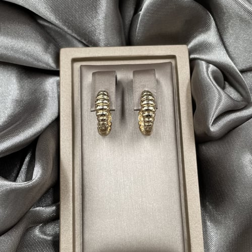 حلق ذهب أصفر عيار 18