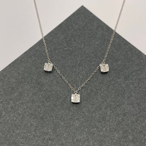 عقد ذهب أبيض عيار 18