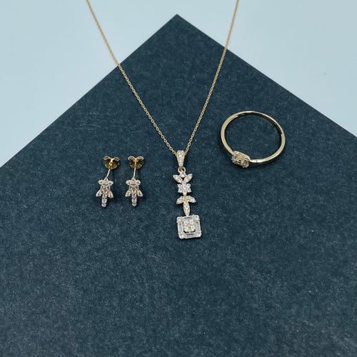 نص طقم ذهب أصفر عيار 18