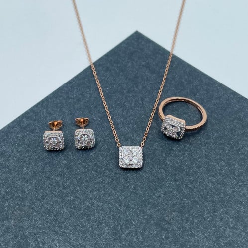 نص طقم ذهب روز عيار 18