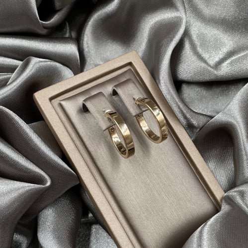 حلق ذهب أصفر عيار 18