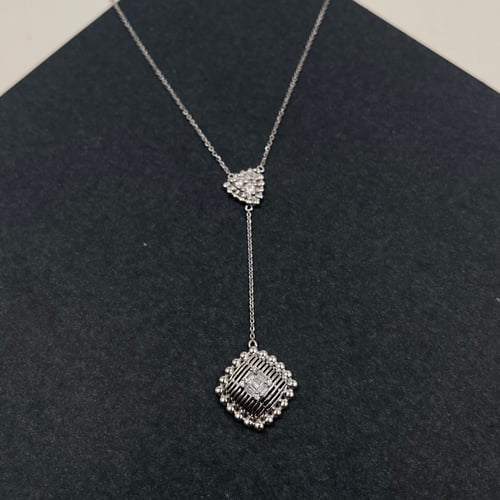 عقد ذهب أبيض عيار 18