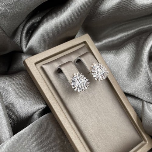 حلق ذهب أصفر عيار 18