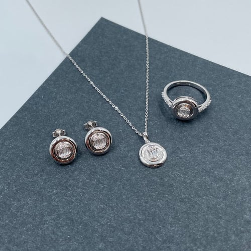 نص طقم ذهب أبيض عيار 18