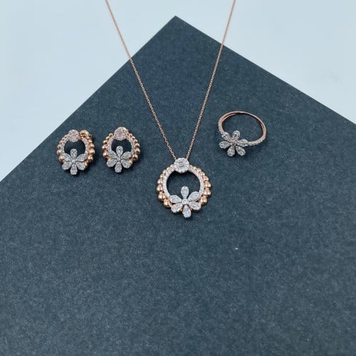 نص طقم ذهب روز عيار 18