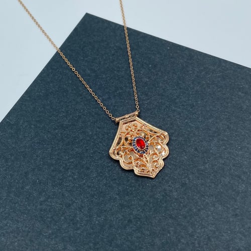 عقد ذهب عيار 21