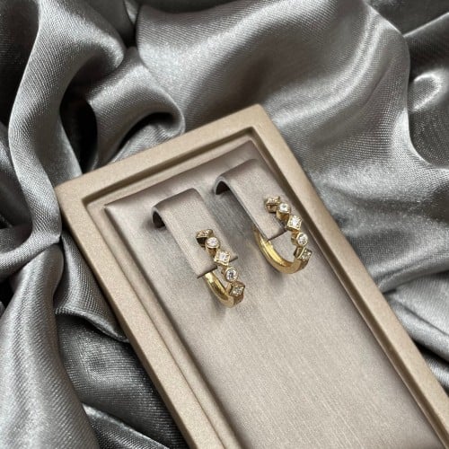 حلق ذهب أصفر عيار 18