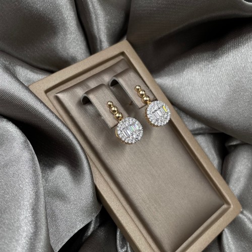 حلق ذهب أصفر عيار 18