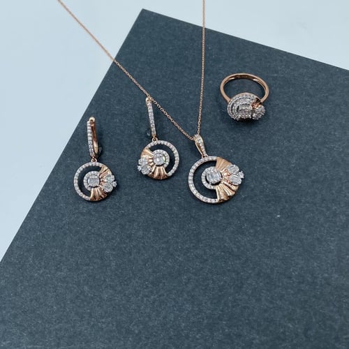 نص طقم ذهب روز عيار 18