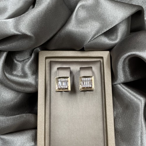 حلق ذهب أصفر عيار 18