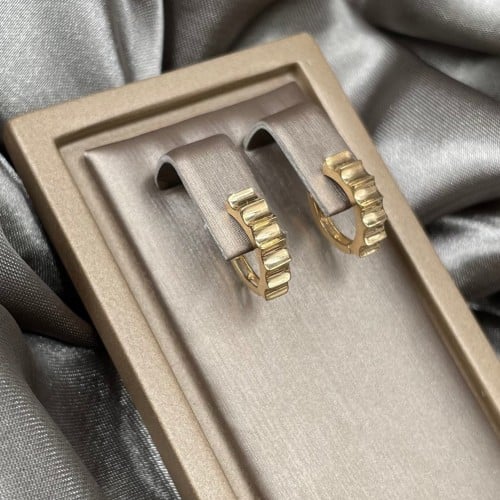 حلق ذهب أصفر عيار 18