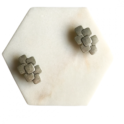 صينية رخام ابيض روز سداسي بمماسك الظفيرة