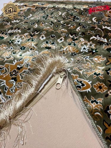 سجادة الروضة الشريفة حريرية ( زيتي )