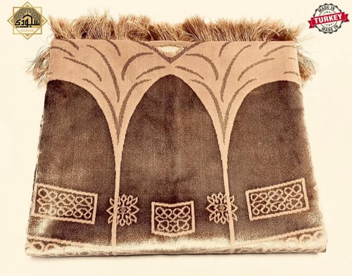 سجادة كالحرير فاخرة - بني