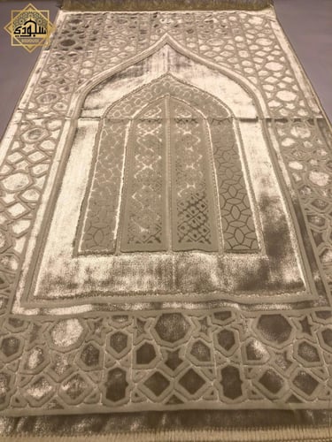 سجادة كالحرير فاخرة - سكري