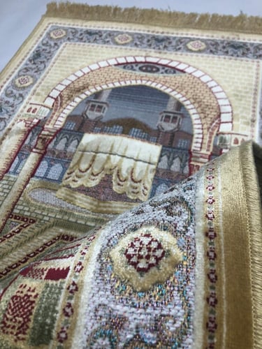 سجادة بلجيكية بنعومة الحرير - كعبة (أخضر)