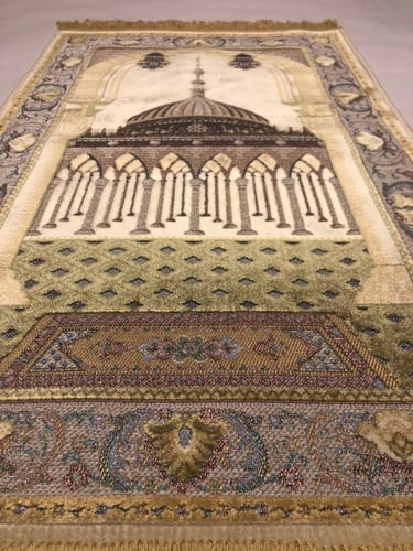 سجادة بلجيكية بنعومة الحرير - قبه كبيرة (بيج)