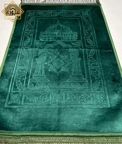 سجادة صلاة مريحة بحشوة خفيفه (زيتي)