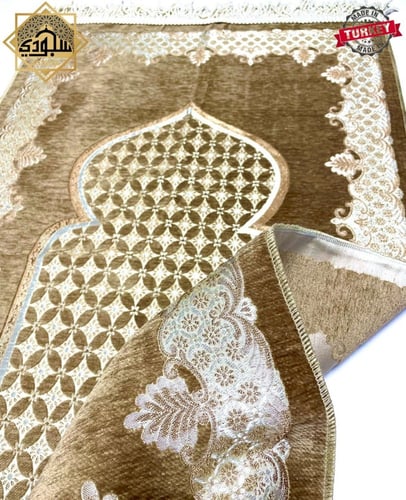 سجادة صلاة شانيل خفيفه (بني)