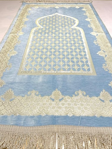 سجادة صلاة شانيل خفيفه (سماوي)