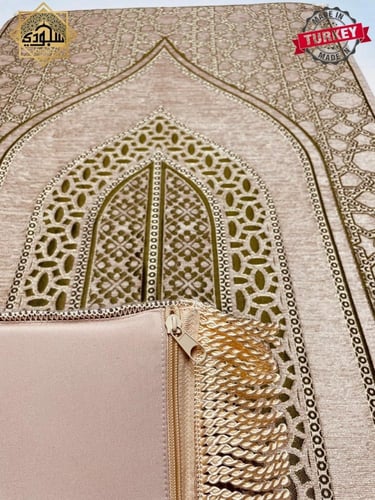 سجادة طبية شانيل تركية أبيض