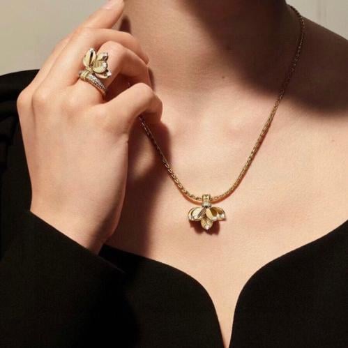 BEE NECKLACE GOLD580-Cartier