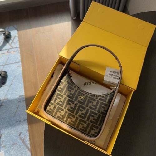 Fendi bag|20x12cm