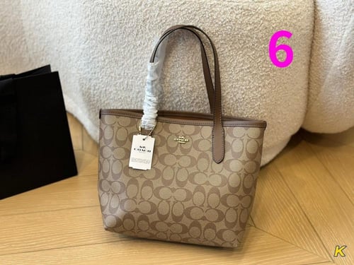 Coach210-22x21cm.Wbox