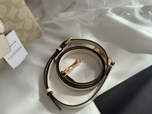 W box |حقيبة COACH