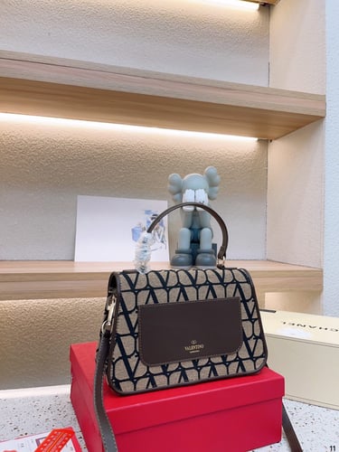 Valentino”26*16” W box