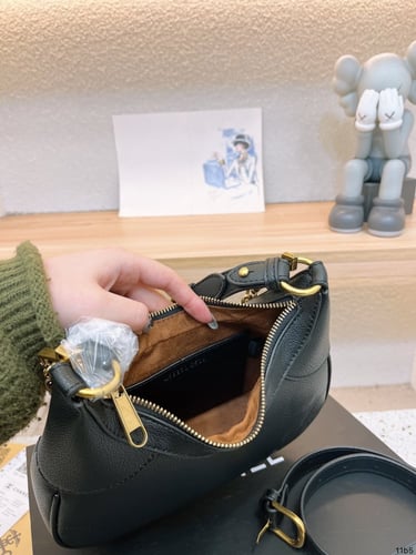 Gucci”*25*12.5” W box