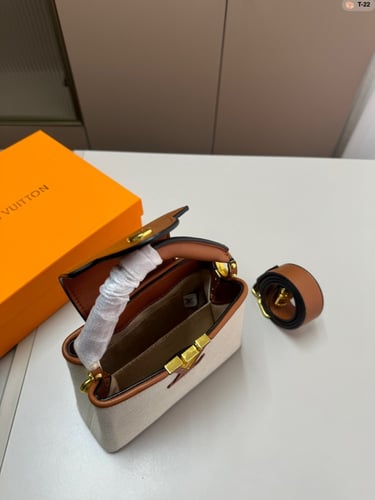 Lv495|20.7x13cm|Wbox