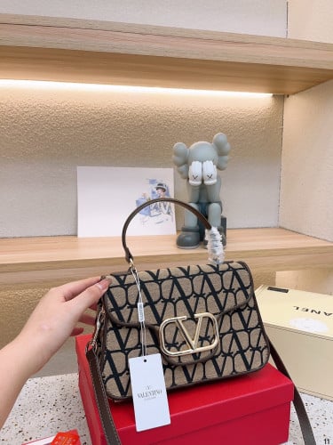 Valentino”26*16” W box