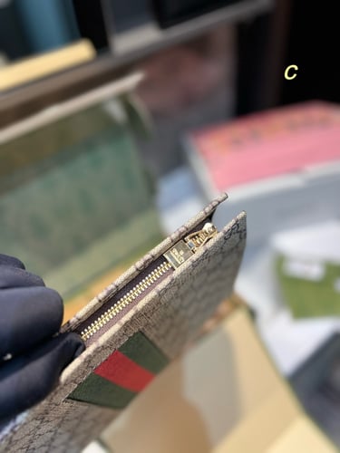 باوتشCucci”25*20” W box